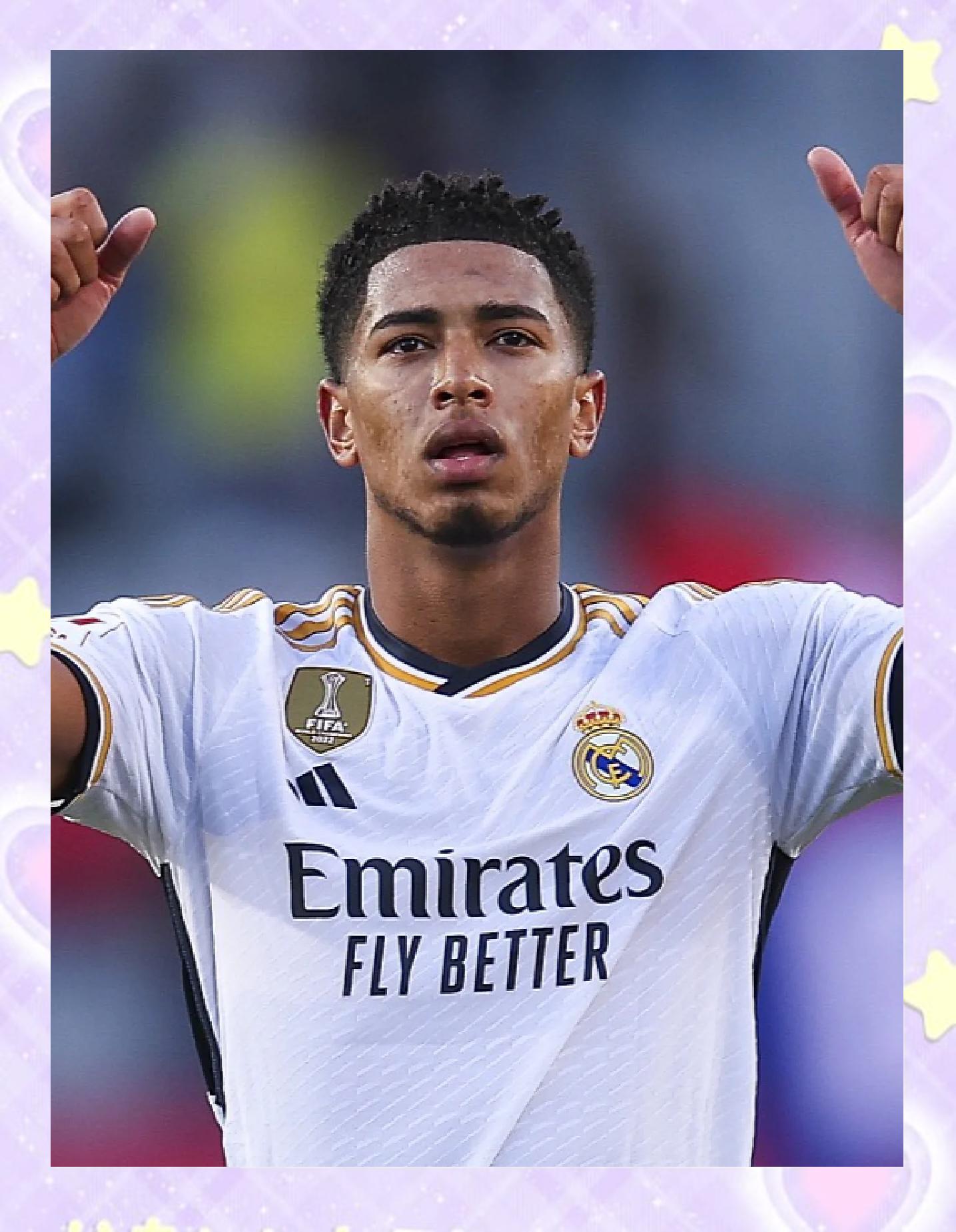 😎这人谁啊（摘掉墨镜）🥺号召力这么强！（这位是谁？摘下墨镜一看，号召力爆棚！）