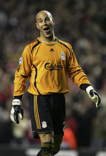 康宁汉姆在活塞12连胜期间，场均贡献30+10+5（活塞豪取12连胜，康宁汉姆场均30分10助攻5篮板）