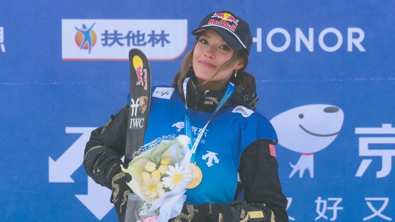 塞维利亚球员：我没啥好说的，裁判的判罚年年都是这样（塞维利亚球员吐槽：裁判判罚年年如此，我已无话可说）