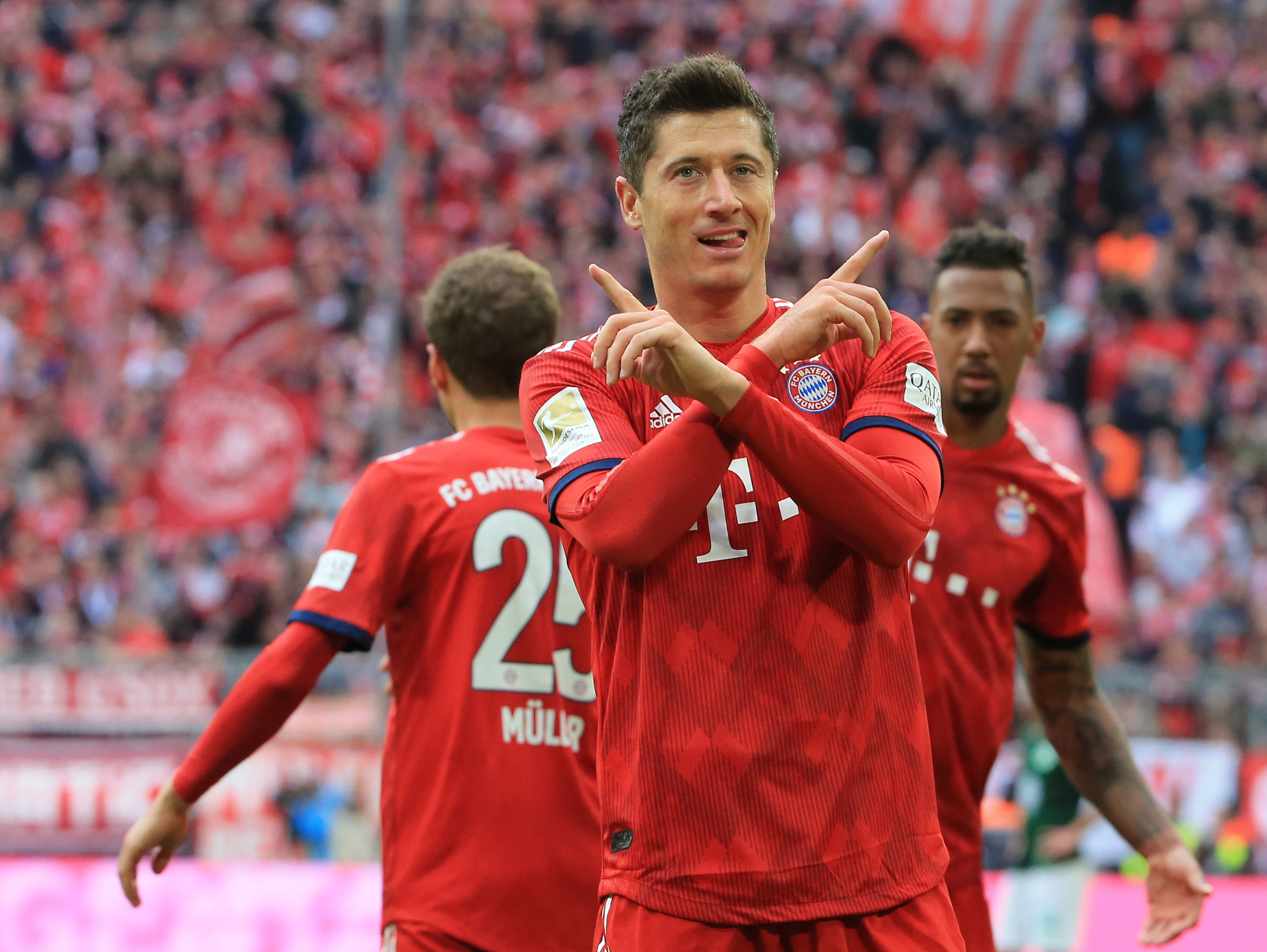 拜仁连续19场德甲主场进球2+，上一次没做到正是对阵勒沃库森（拜仁德甲主场已19连场至少2球，上次未达成的对手正是勒沃库森）