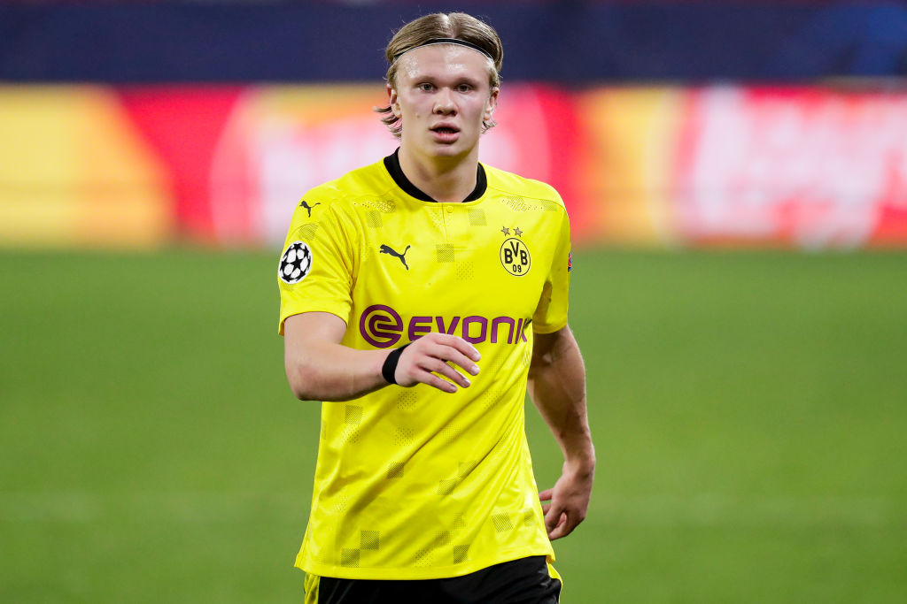 曼联冲击欧冠资格压力巨大（曼联争夺欧冠席位压力山大）