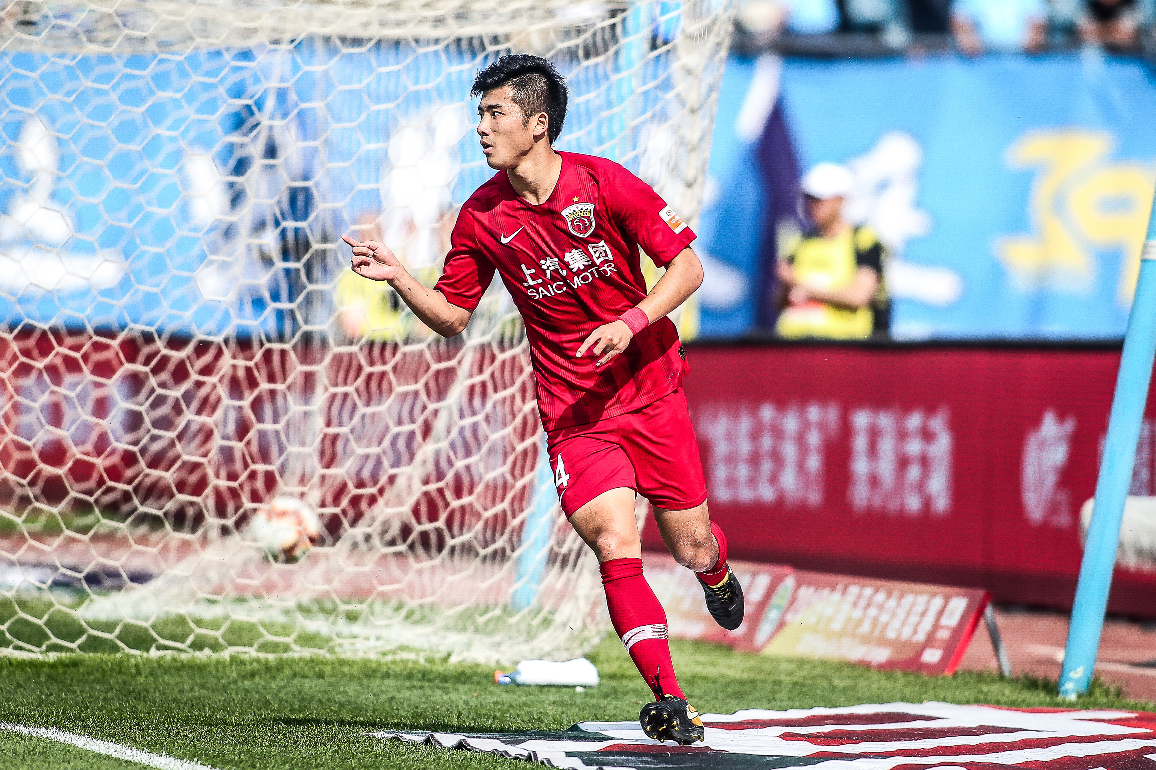 西班牙人1-0巴列卡诺，罗伯托-费尔南德斯点射制胜（罗伯托-费尔南德斯点球制胜，西班牙人1-0击退巴列卡诺）