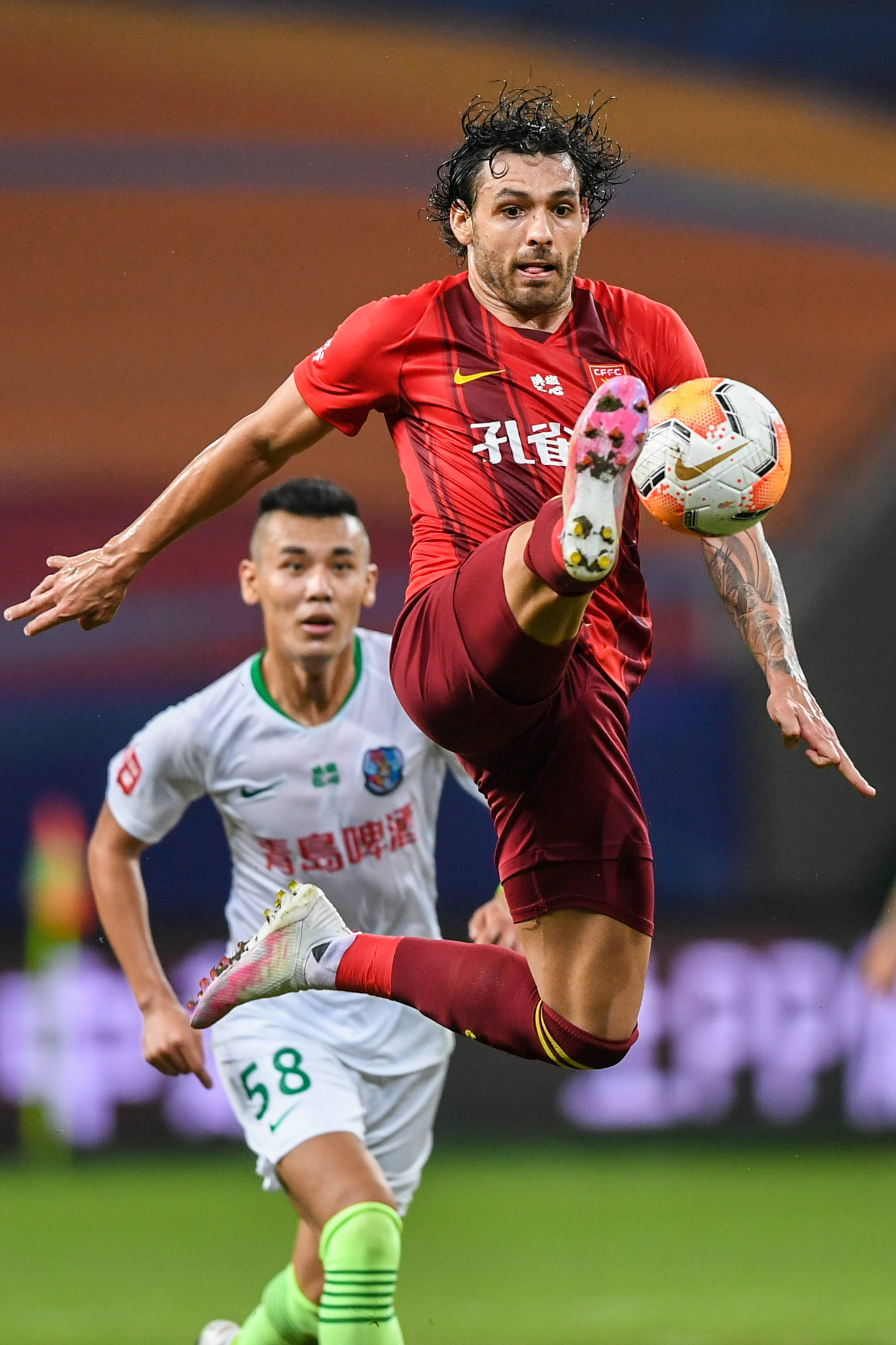 半场战报：皇马0-0塞尔塔，米利唐伤退，居莱尔射门偏出（半场速递：皇马与塞尔塔互交白卷，米利唐因伤离场，居莱尔射偏）