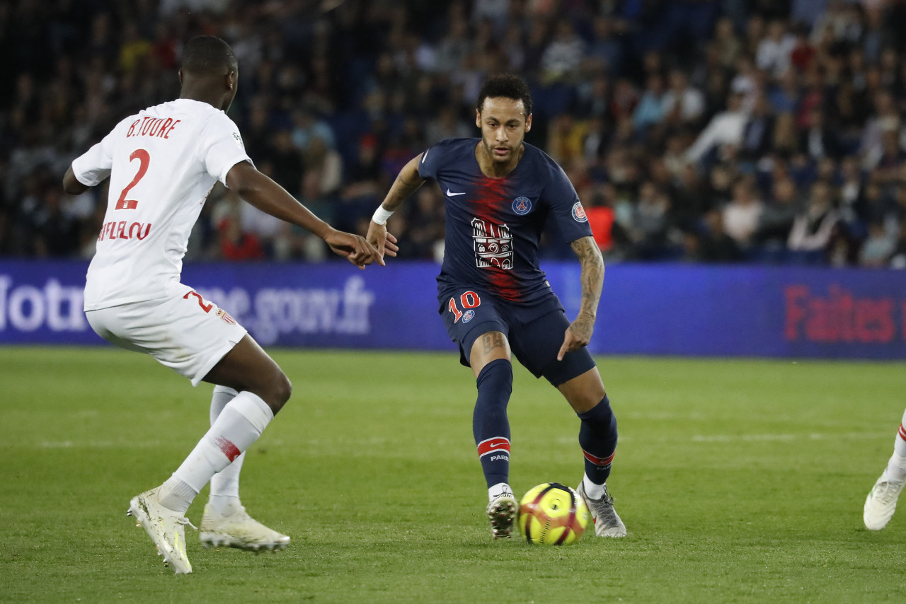 温哥华白浪中场：美冠杯双杀迈阿密国际的比赛给了我们信心（温哥华白浪中场：美冠杯双胜迈阿密国际令我们信心倍增）