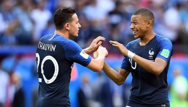 北青：国足U22昨日短暂休整，热身赛的情况球队按要求保持沉默（北青：U22国足昨日短休，按要求对热身赛情况保持缄默）