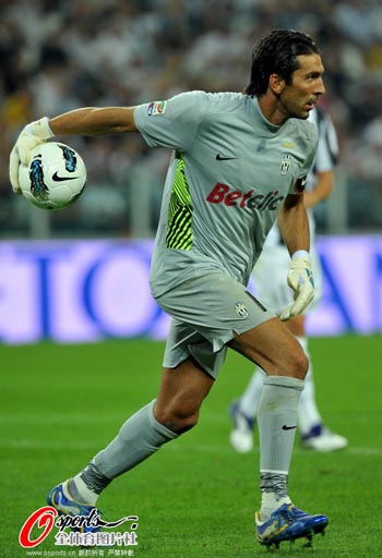 法尔克：拜仁认为超6500万欧签雅克松太贵，在关注弗拉霍维奇（法尔克：拜仁嫌雅克松6500万欧以上太贵，转而关注弗拉霍维奇）