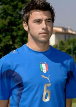 切尔西9号魔咒再度发威！新援德拉普复出即伤，赛季第二次倒下（切尔西9号魔咒再现！德拉普复出再伤，本季第二次倒下）