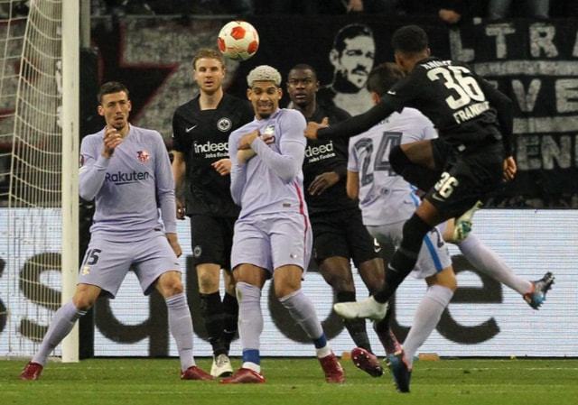 要不咱试试？网红：投简历来当工人，就能在诺坎普免费看球（网红支招：投简历去打工，诺坎普免费观赛不是梦）