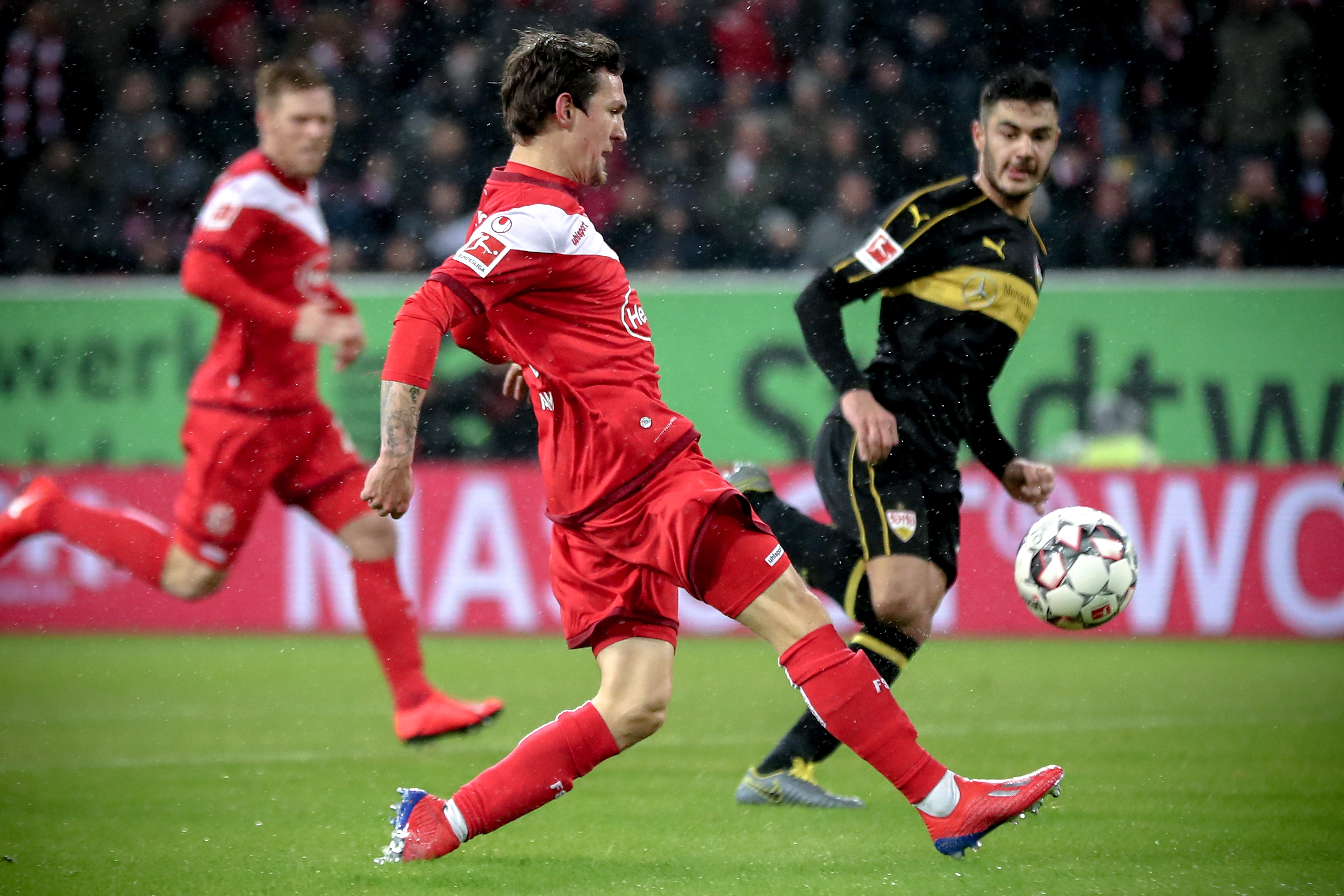 瓜帅：世界将巴勒斯坦孤立了，出生在那里的人们是无辜的（瓜帅：巴勒斯坦被世界孤立，那里出生的人是无辜的）