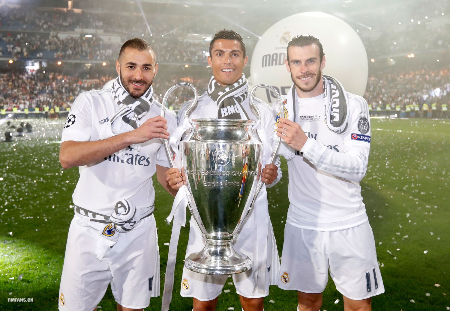 第17圈，诺里斯和勒克莱尔先后进站，出站后诺里斯卡在安东内利身后暂列第9。（第17圈，诺里斯与勒克莱尔相继进站，诺里斯出站后落在安东内利之后暂居第9位。）